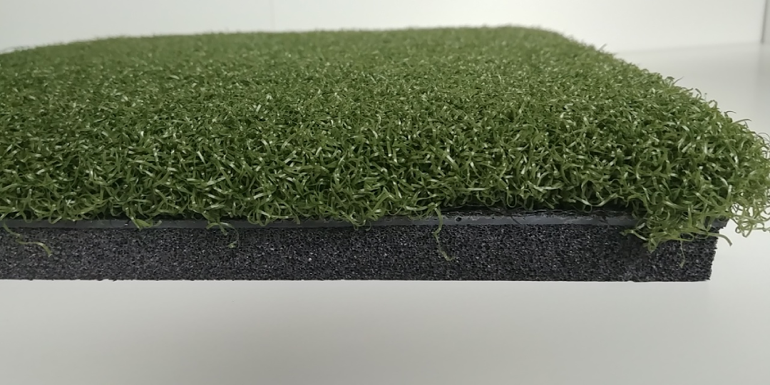 Real Feel Country Club Elite Hitting Strip golf hitting mat for indoor golf simulator setup