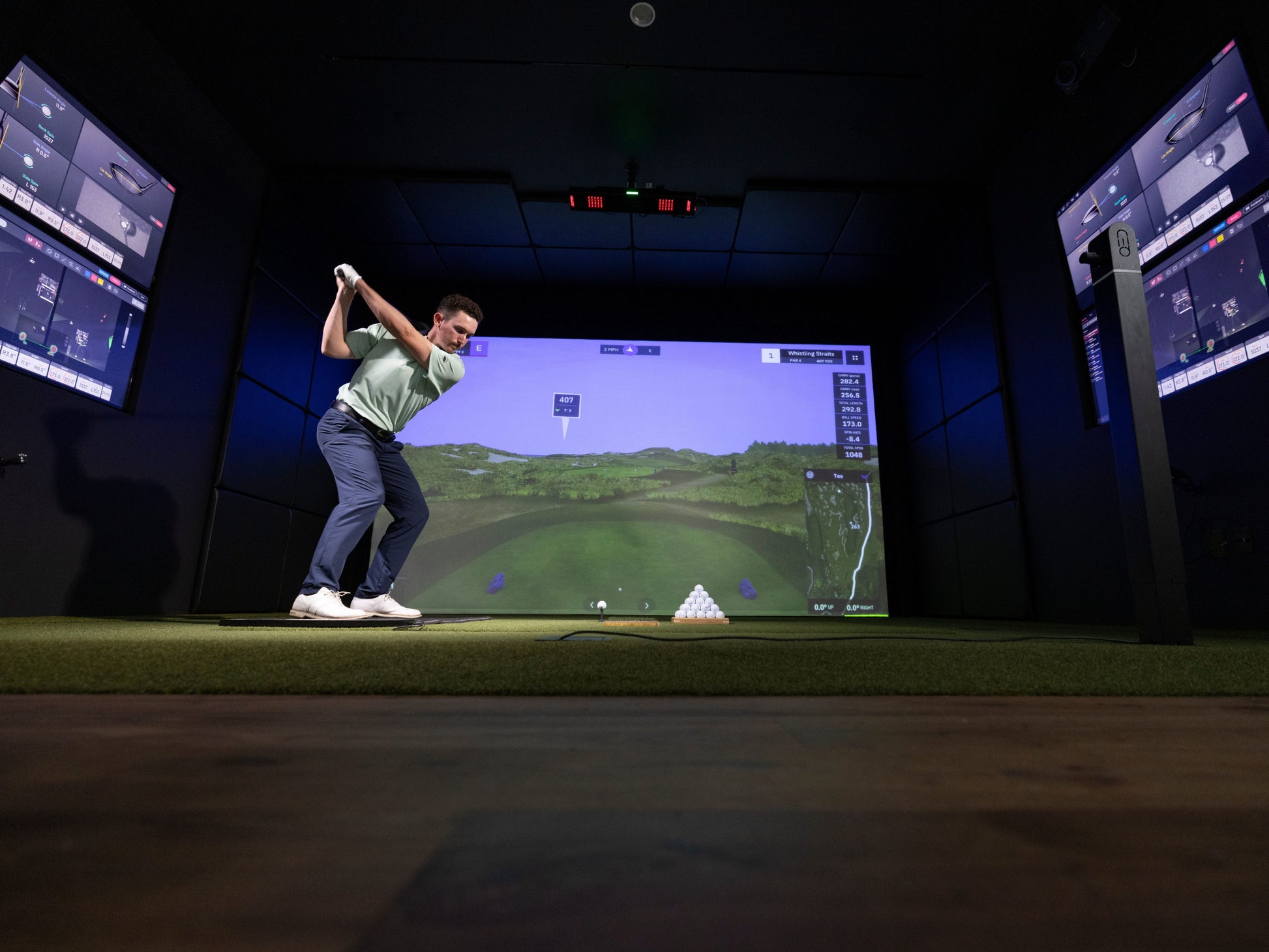 Uneekor EYE XO2 Golf Simulator / Launch Monitor Package golf launch monitor for indoor golf simulator setup